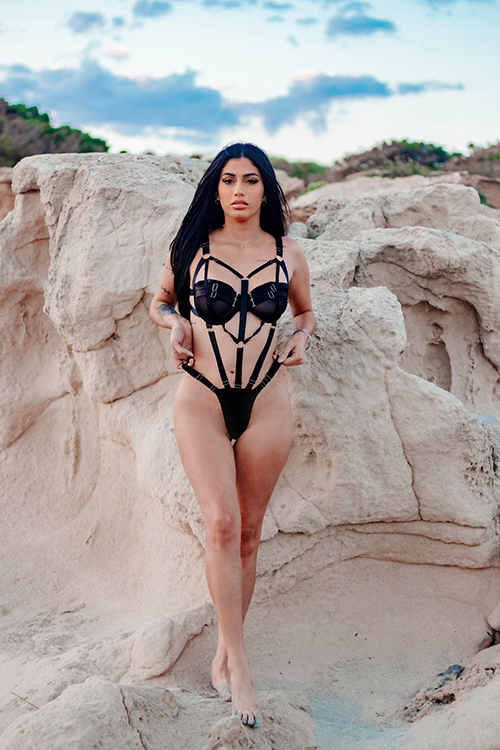 Ibiza tops - Escorts - ANDREA